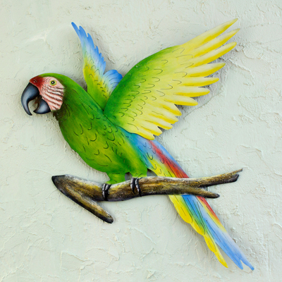 Arte de pared de acero, 'Guacamaya militar' - Escultura de pared de guacamaya verde hecha a mano