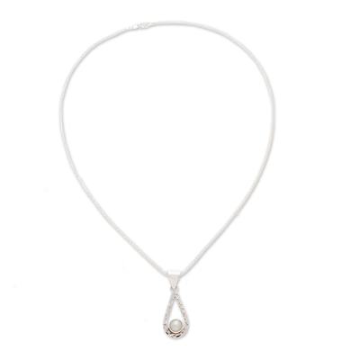 Halskette mit Anhänger aus Zuchtperlen - Handgefertigte strukturierte Taxco-Silberhalskette mit weißen Perlen