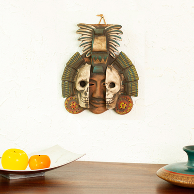 Máscara de cerámica, 'Vida y muerte en Teotihuacán'. - Máscara de calavera de cerámica mexicana hecha a mano.