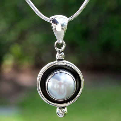 Cultured pearl pendant necklace, 'Lunar Shadow' - Taxco jewellery Necklace Pearl and Sterling Silver