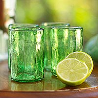 Vasos de chupito de vidrio soplado, 'Jade Mist' (juego de 4) - Set de 4 vasos de chupito de vidrio soplado verde transparente