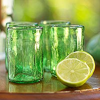 Vasos de vidrio soplado, 'Green Mist' (juego de 4) - Juego de 4 vasos verdes de vidrio soplado artesanalmente