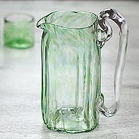 Jarra de vidrio soplado, 'Green Mist' (21 oz) - Jarra de vidrio soplado verde 21 oz Vajilla artesanal