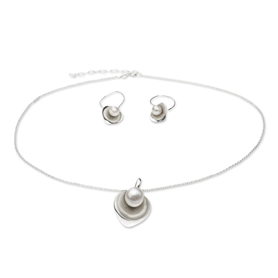 Conjunto de joyería de perlas cultivadas, 'Calla Lily' - Conjunto de joyería floral de plata de ley con perla cultivada