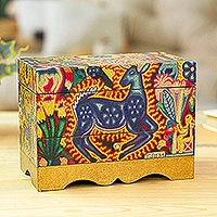 Caja de joyería de decoupage, 'Kawuyumaire Guardian' - Caja de joyería de madera con ciervo huichol