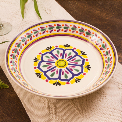 Servierschale aus Majolika-Keramik - Gelbe und weiße Keramik-Servierschale mit Blumenmotiv
