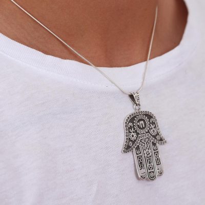 Halskette mit Anhänger aus Sterlingsilber - Von Hand gefertigte Taxco-Halskette aus Sterlingsilber mit Hamsa-Symbol