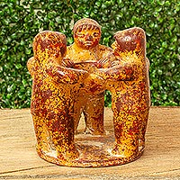Escultura en cerámica, 'Tres Bailarines Ceremoniales' (7.5 inch) - Réplica Prehispánica de Escultura en Cerámica de Bailarines de Fuego
