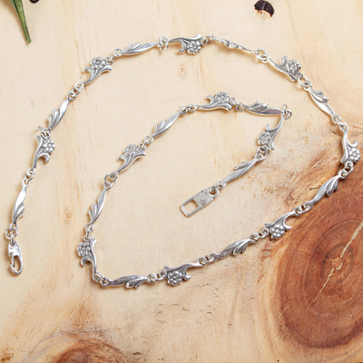 Halskette aus Sterlingsilber - Kunsthandwerklich gefertigte Blumenkette aus Sterlingsilber