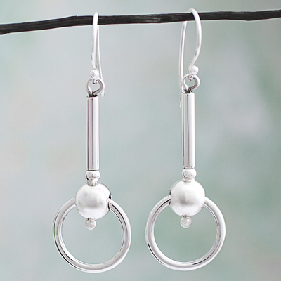 Silver dangle earrings, Elegant Movement