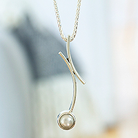 Collar colgante de perlas cultivadas, 'Curvy Beauty' - Collar colgante de perlas cultivadas de plata 950 de México
