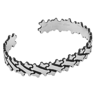 Manschettenarmband aus Sterlingsilber - Handgefertigtes Manschettenarmband aus Sterlingsilber mit Knochenmotiv Mexiko