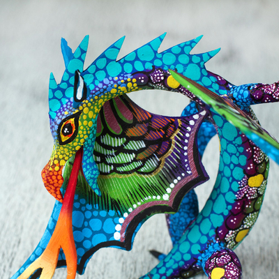 Escultura de alebrije de madera. - Escultura Alebrije de Madera de Copal de Dragón en Azul de México