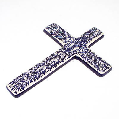Keramikkreuz - Kunsthandwerklich gefertigtes mexikanisches Wandkreuz aus Keramik in Blau und Elfenbein