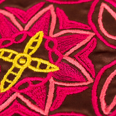 Bolso de mano de seda - Clutch floral de seda bordado en caoba de México