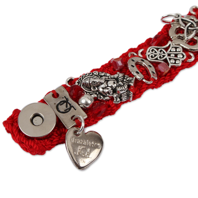 Makramee-Armband - Rotes Makramee-Armband mit Charm-Armband aus Mexiko