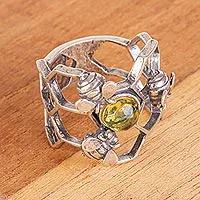 Anillo de cóctel de ámbar, 'Glowing Honey' - Anillo de cóctel de abeja de ámbar y plata de ley de México