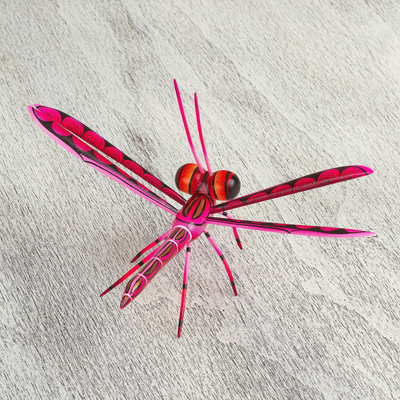 Alebrije de madera escultura - Escultura de libélula de madera de copal rosa hecha a mano de México
