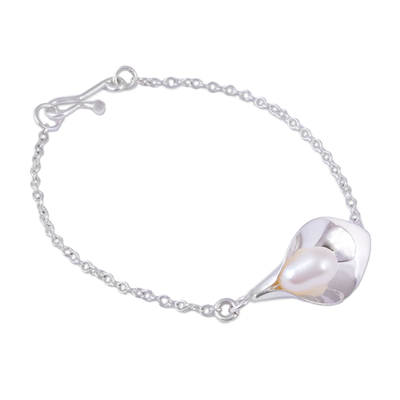 Cultured pearl pendant bracelet, 'Purity and Elegance' - Handcrafted Cultured Pearl Pendant Bracelet from Mexico