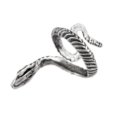 Anillo cruzado de plata de primera ley - Anillo de serpiente de cascabel de plata de ley hecho a mano.