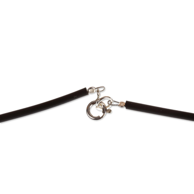 Bernstein- und Lederanhänger-Halskette, 'Honey Fossil'. - Bernsteinfarbene und schwarze Lederanhänger-Halskette aus Mexiko