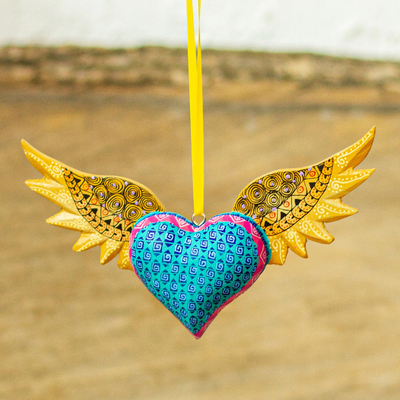 Decoración de pared de madera - Corazón tallado a mano mexicano con alas para colgar decoración de pared de madera