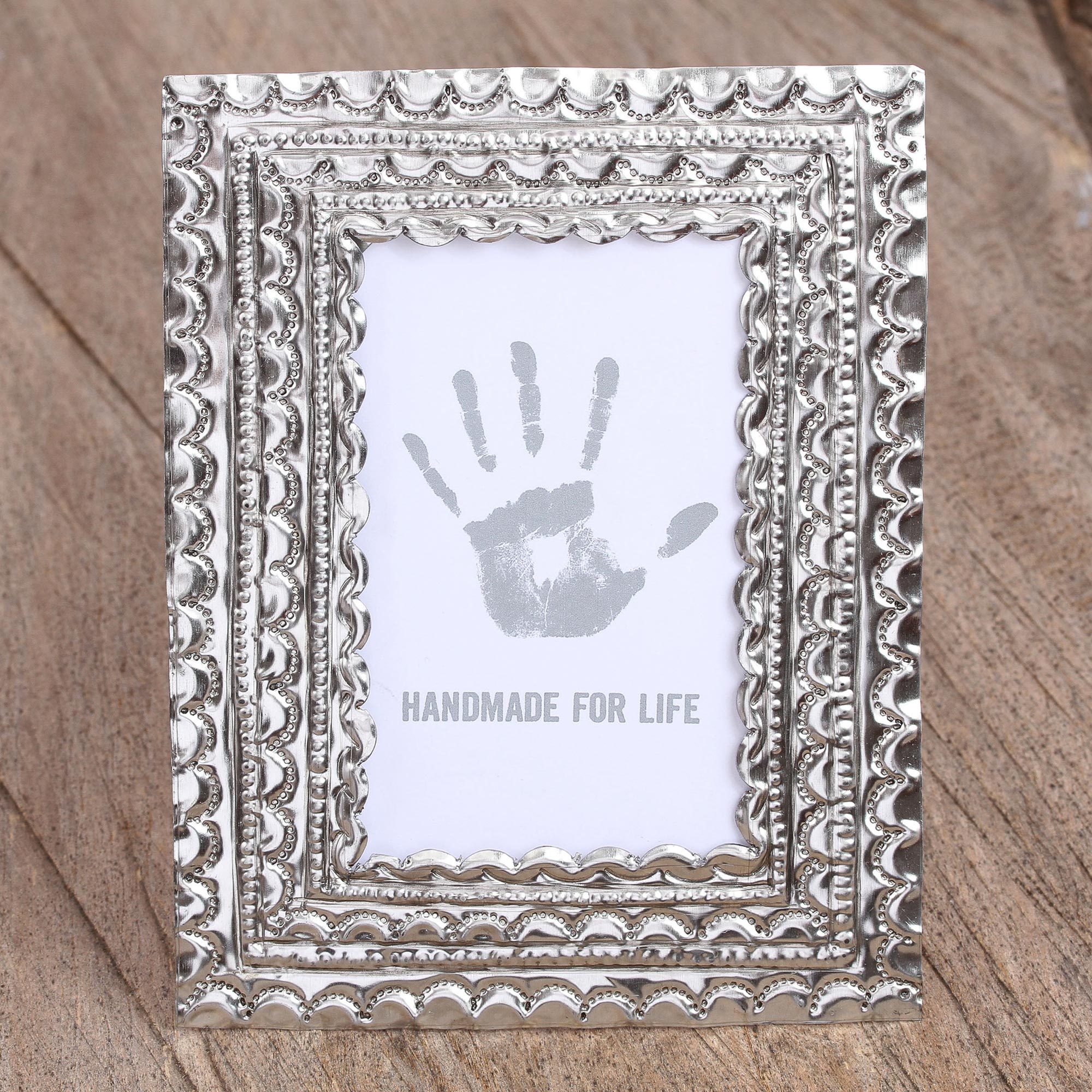 Artisan Crafted Tin Photo Frame (3.5x5) from Mexico Captured Memories