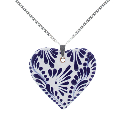 Collar de corazón de cerámica, 'True Blue' - Collar con colgante de corazón floral azul estilo Puebla de cerámica