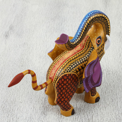 Alebrije-Figur aus Holz - Farbenfrohe, handgefertigte Alebrije mit trompetendem Elefanten aus Holz