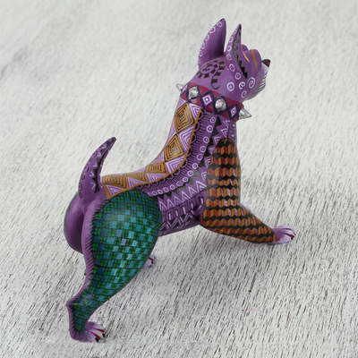 Figura de alebrije de madera, 'Purple Pup Guardian' - Colorido perro Alebrije de madera hecho a mano con collar tachonado