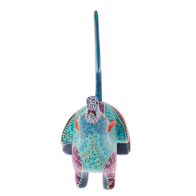 Alebrije-Figur aus Holz - Mehrfarbige Alebrije-Kojotenfigur mit geometrischen Motiven