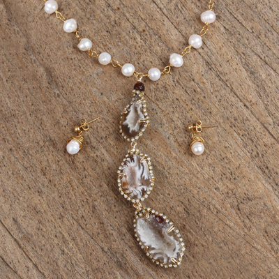 Gold plated agate geode and cultured pearl jewelry set, 'Unique Wonder' - Gold Plated Cultured Pearl and Agate Geode Jewelry Set