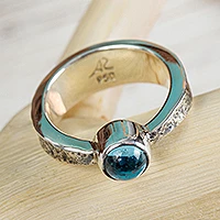 Anillo solitario topacio azul - Anillo solitario de plata con topacio azul Taxco de México