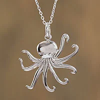 Halskette mit Anhänger aus Sterlingsilber, „Beneath the Waves“ – Halskette mit Oktopus-Anhänger aus Sterlingsilber aus Mexiko