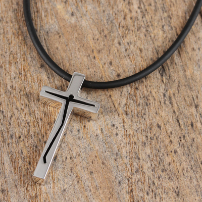 Herrenhalskette aus Sterlingsilber 'Simple Crucifix' - Einfache Herren-Halskette aus Sterlingsilber mit Kruzifix-Anhänger aus Mexico 