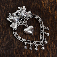Colgante de plata de ley, 'Amor compartido' - Colgante romántico de corazones y palomas de plata de ley