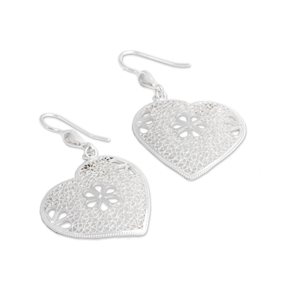 Pendientes colgantes de filigrana de plata - Pendientes colgantes de filigrana de plata en forma de corazón floral