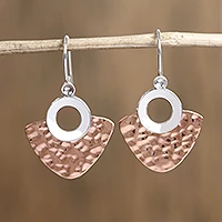 Pendientes colgantes de plata de ley y cobre, 'Rippling Water' - Pendientes colgantes modernos de plata de ley y cobre de Taxco