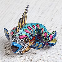 Figura de alebrije de madera, 'Pez brillante' - Figura de pez Alebrije de madera pintada a mano de México
