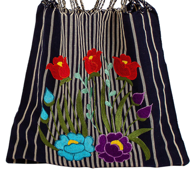 Baumwolltasche „Navy Bouquet“ – Gestreifte Baumwolltasche mit Blumenmuster in Marineblau aus Mexiko