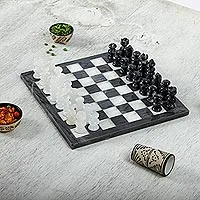 Marble and onyx chess set, 'Sophisticated Challenge' - Grey and White Marble and Onyx Chess Set