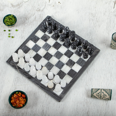 Marmor- und Onyx-Schachspiel, 'Anspruchsvolle Herausforderung' - Schachspiel aus grauem und weißem Marmor und Onyx