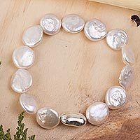 Cultured pearl beaded stretch bracelet, 'Luminous Treasures' - Handcrafted Cultured Pink-Toned Keshi Pearl Stretch Bracelet
