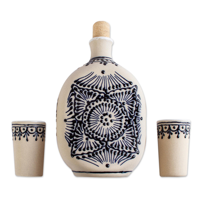 Juego de decantadores de tequila de cerámica, (juego de 3) - Decantador y Vasos de Tequila Estilo Talavera Beige (Juego de 3)