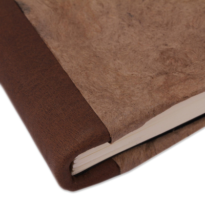 Tagebuch aus recyceltem Papier mit Lederakzent - Notizbuch aus recyceltem Papier mit Lederakzent in Braun aus Mexiko