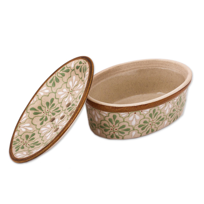 Jabonera de cerámica, 'Sweet Meadow' - Jabonera de cerámica con motivo floral verde y blanco hecha a mano