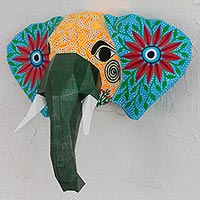 Escultura de pared pintada a mano, 'Tronco verde' - Escultura de pared de elefante pintada a mano con un tronco verde