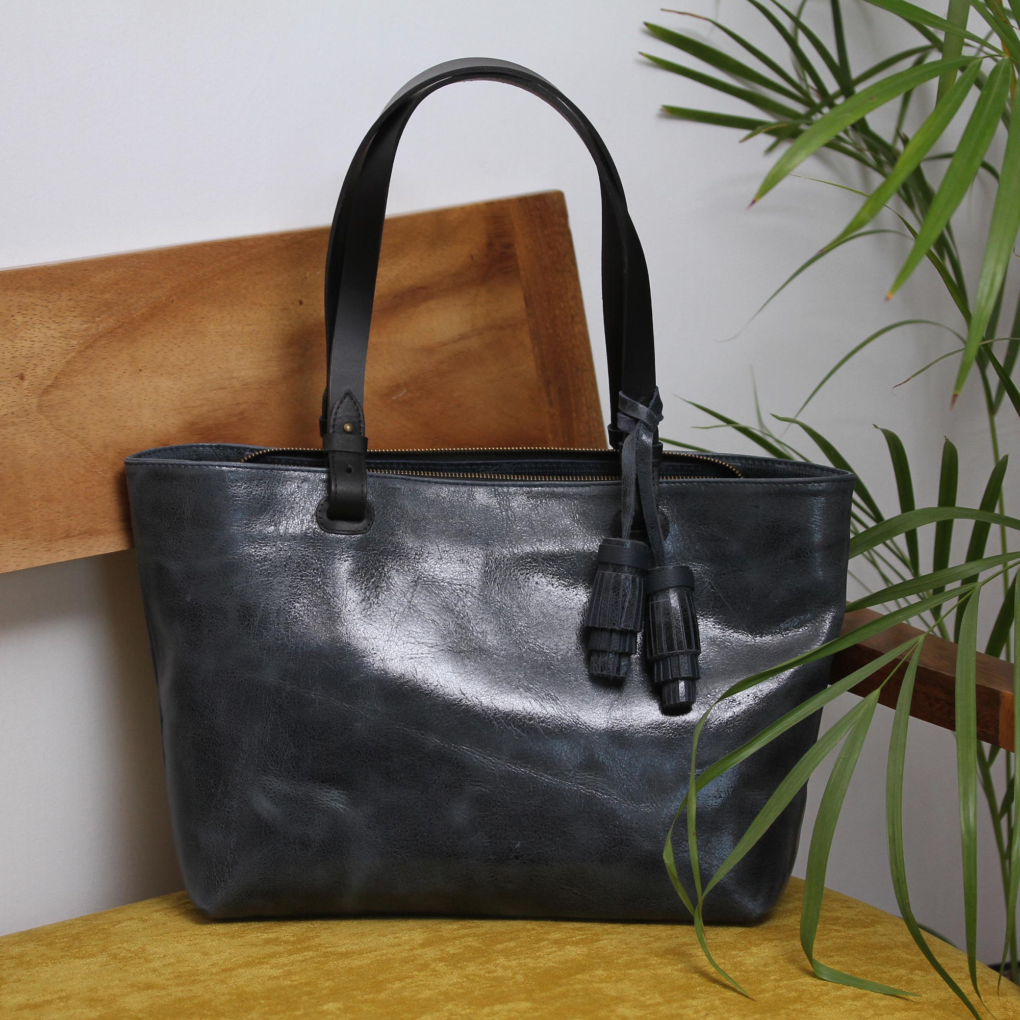 Handcrafted Leather Shoulder Bag in Black from Mexico - Beautiful ...