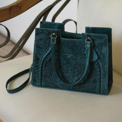 Lederhandtasche, 'Üppige Impressionen bei Krickente'. - Handgefertigte Handtasche aus grünem geprägtem Leder