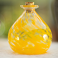 Handgeblasenes recyceltes Glasgefäß, „Orange Potion“ – Handgeblasenes recyceltes Glasgefäß in Orange aus Mexiko